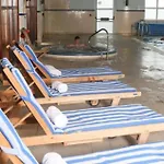 Отель Auburn & Leisure Centre Эннис