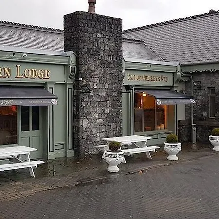 Hotel Auburn & Leisure Centre