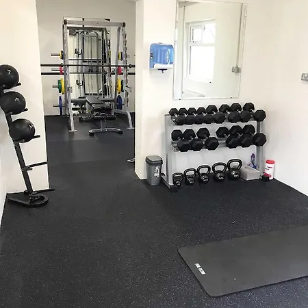 Auburn & Leisure Centre فندق