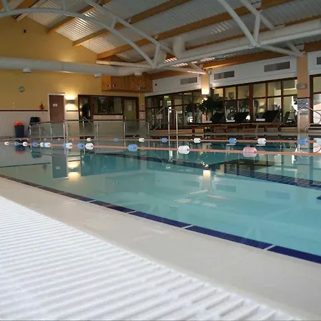 Отель Auburn & Leisure Centre