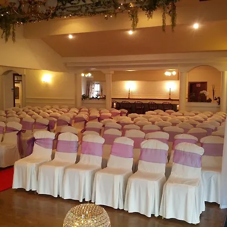 فندق Auburn & Leisure Centre اينيس