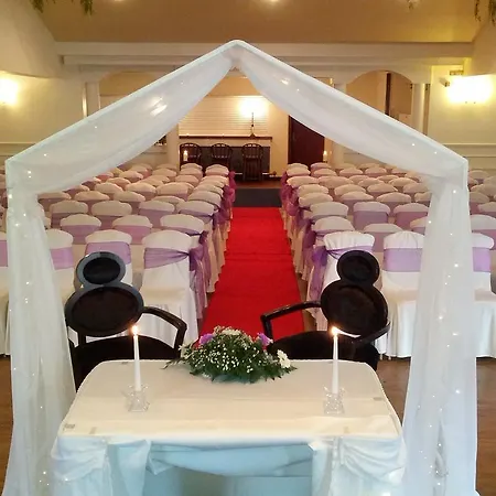 Auburn & Leisure Centre 3* اينيس