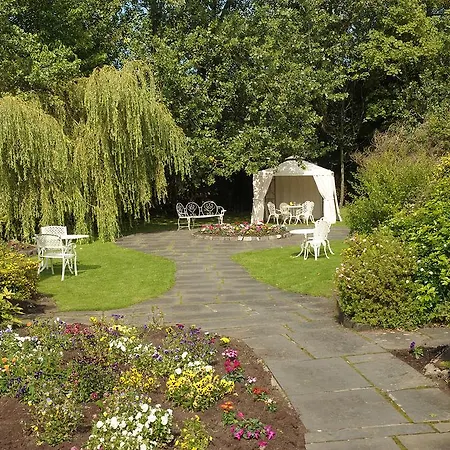 Auburn & Leisure Centre Hotel 3*
