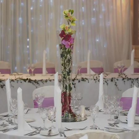 Hotel Auburn & Leisure Centre 3*