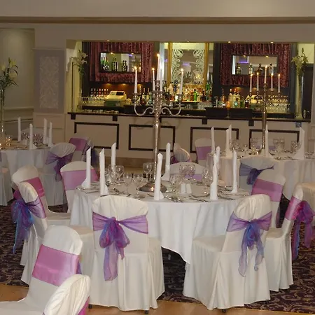 فندق Auburn & Leisure Centre 3*