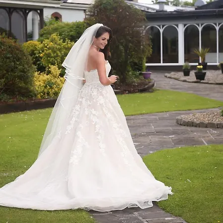 Auburn & Leisure Centre ホテル エニス