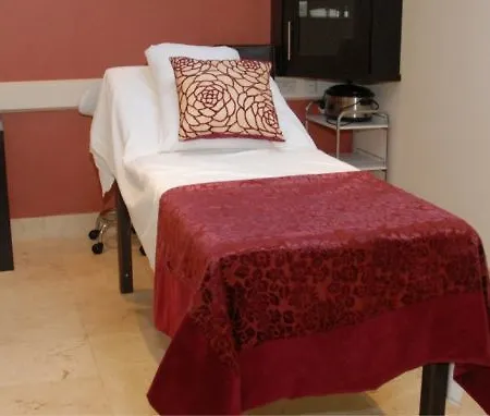 Hotel Auburn & Leisure Centre