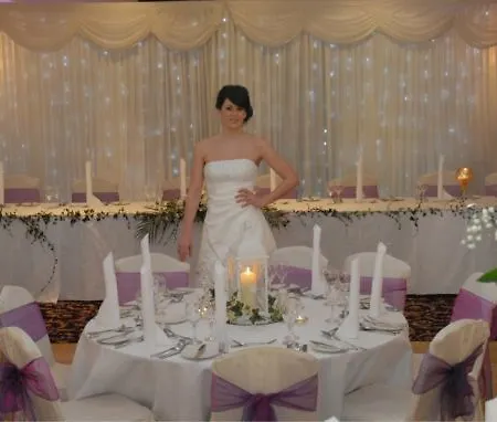 Auburn & Leisure Centre ホテル エニス