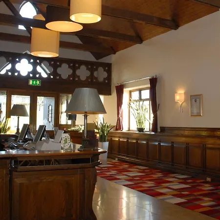 Auburn & Leisure Centre 3*