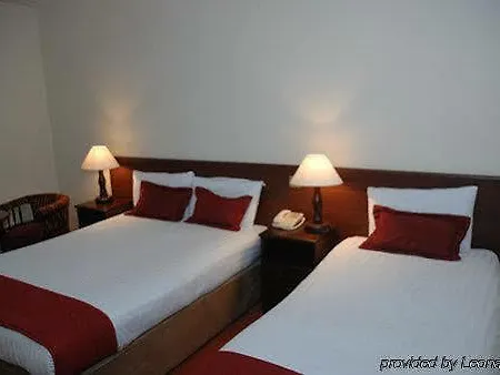 فندق Auburn & Leisure Centre اينيس