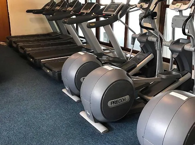 Hotel Auburn & Leisure Centre