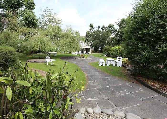 Auburn & Leisure Centre Hotel