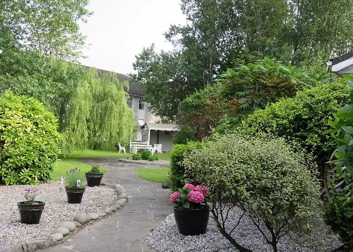 מלון Auburn & Leisure Centre אניס