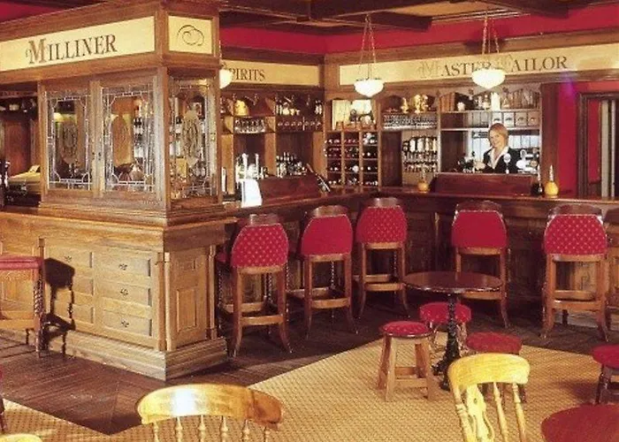 מלון Auburn & Leisure Centre 3*