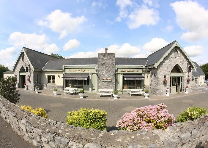 Auburn & Leisure Centre מלון 3*